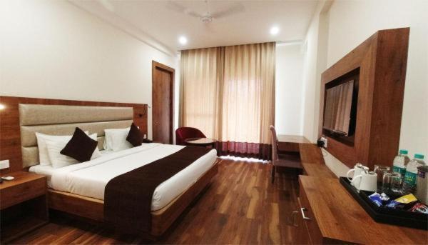 The Nirmala Palace Hotel Ayodhya Kültér fotó