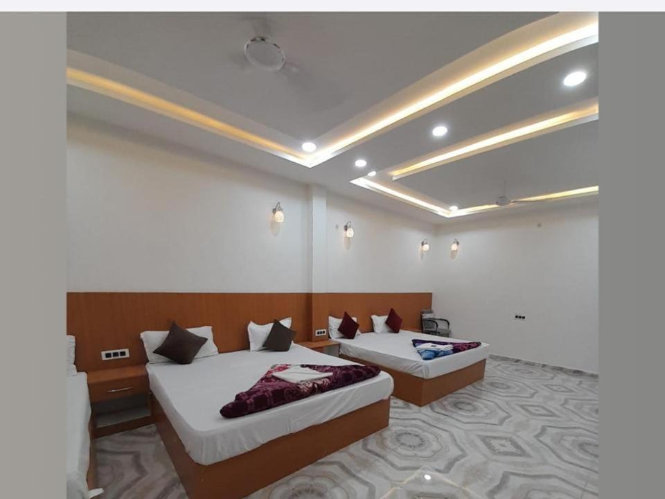 The Nirmala Palace Hotel Ayodhya Kültér fotó