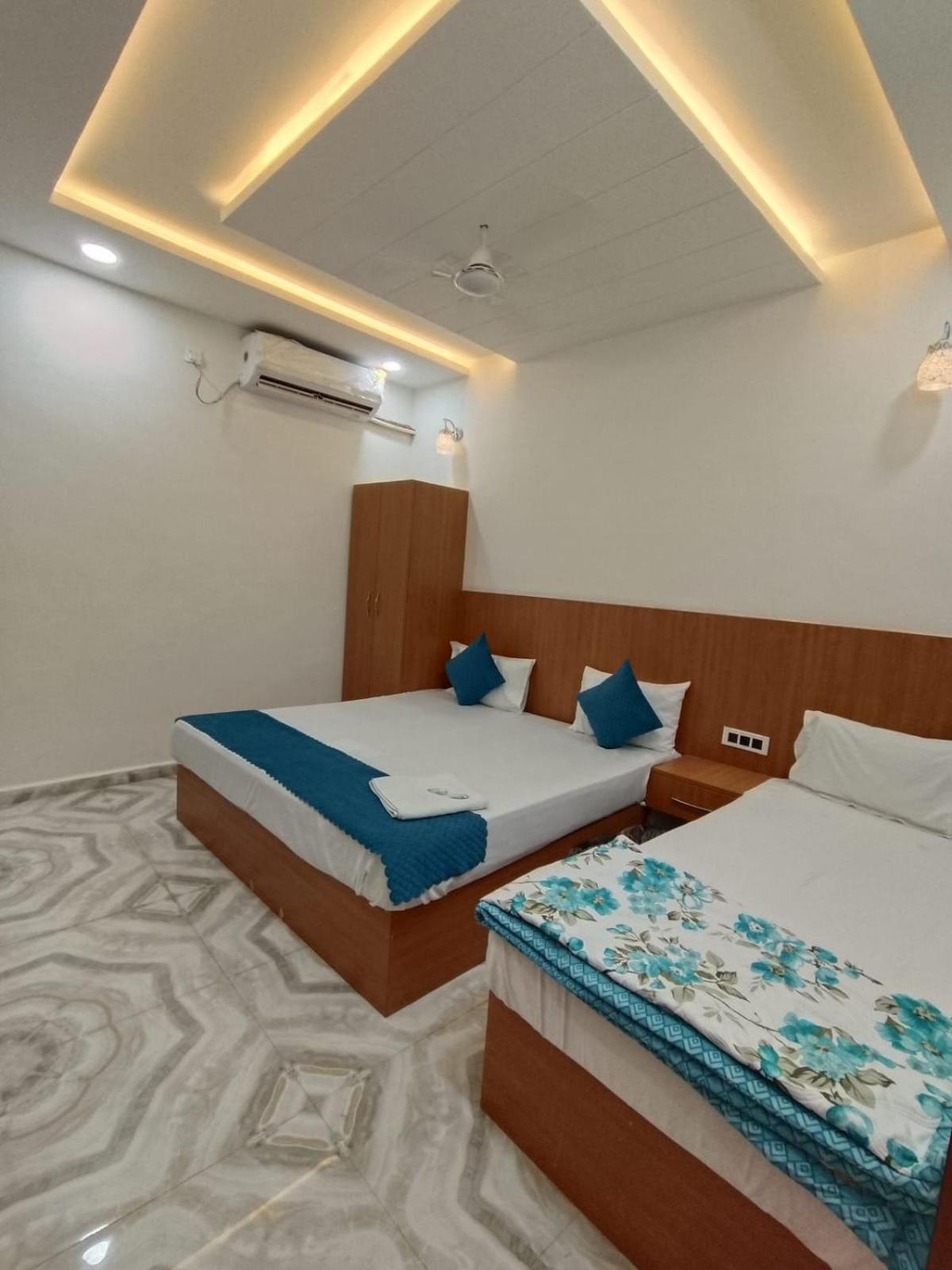 The Nirmala Palace Hotel Ayodhya Kültér fotó